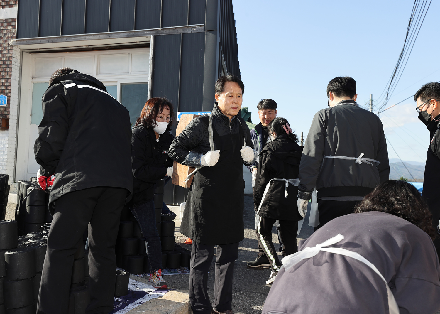 사랑의 연탄나눔 기부 및 봉사활동 이미지 2