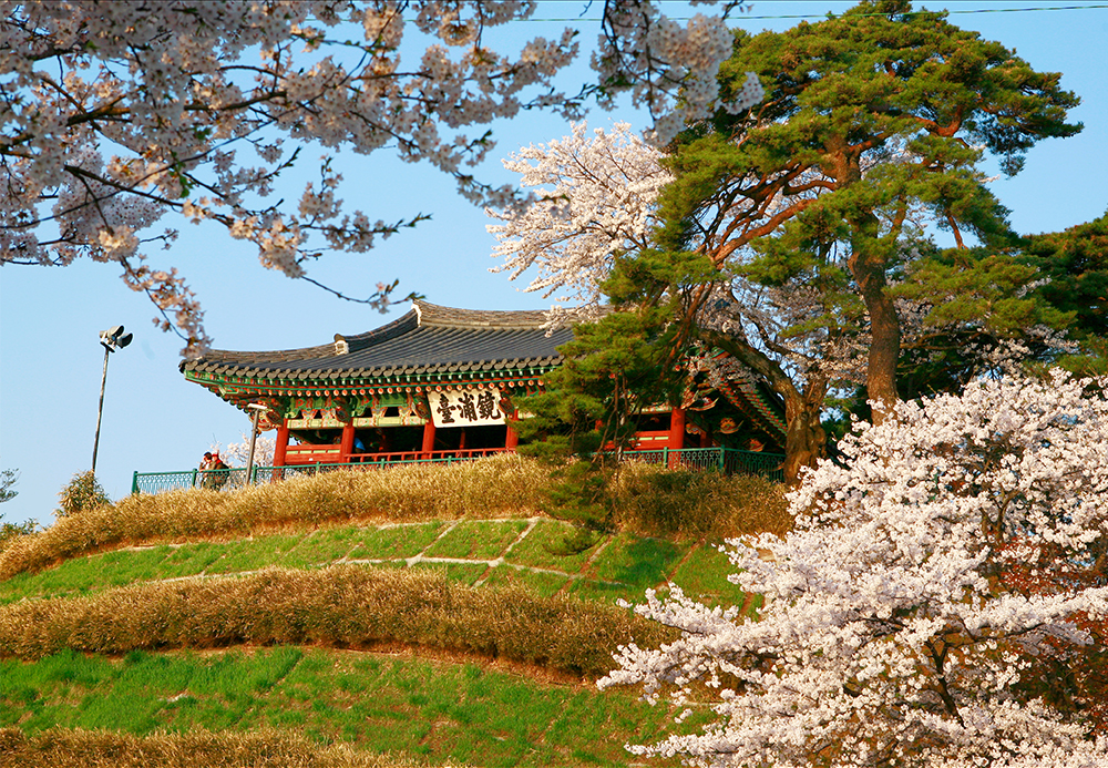 Gyeongpodae Pavilion Holding the Secret of the Five Moons 02