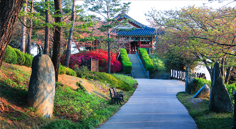 Gyeongpodae Pavilion Holding the Secret of the Five Moons 04