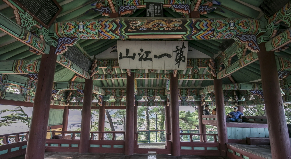 Gyeongpodae Pavilion Holding the Secret of the Five Moons 06